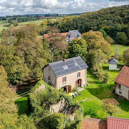 Holiday home Maison Au Chateau